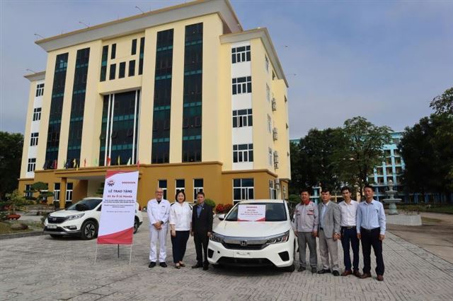 Trường Cao đẳng Công nghiệp Việt Đức tiếp nhận xe ô tô HonDa City do công ty HonDa Việt Nam trao tặng
